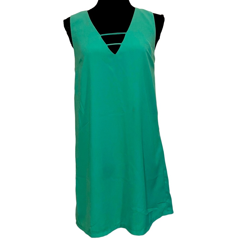3/10. Green dress